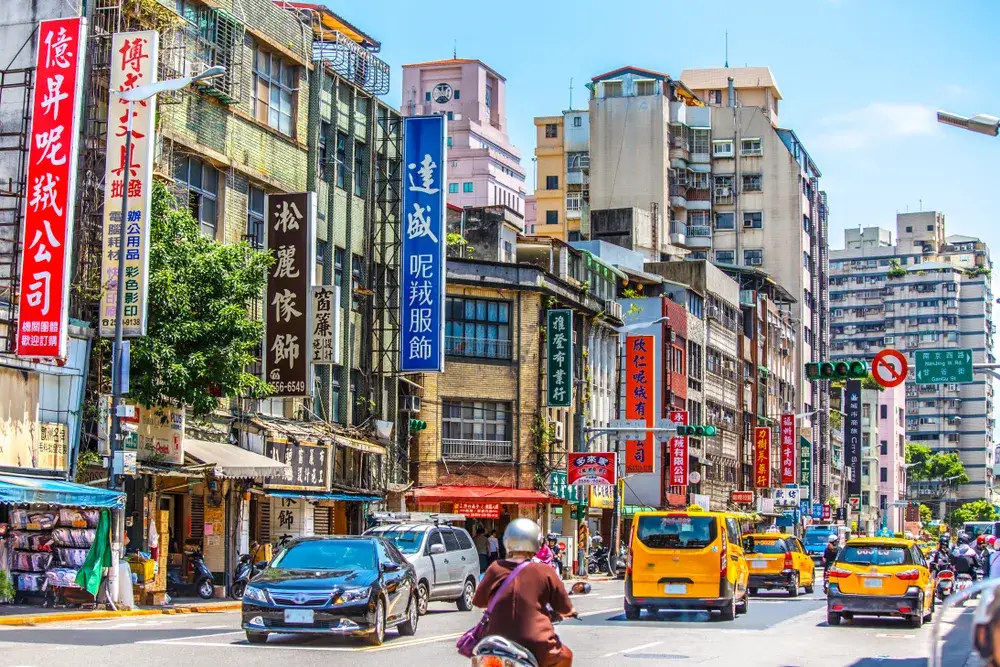 Photo of a busy Taipei market pictured during the cheapest time to visit Taiwan